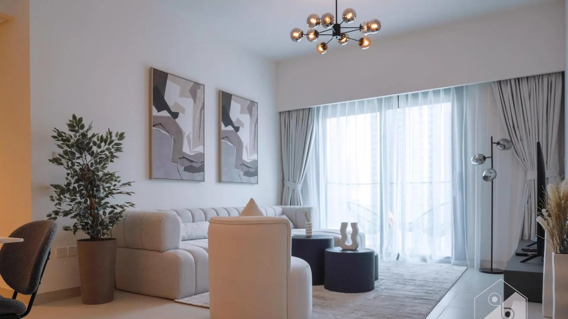Luxurious Stay At Burj Crown Downtown Dubai Apartment