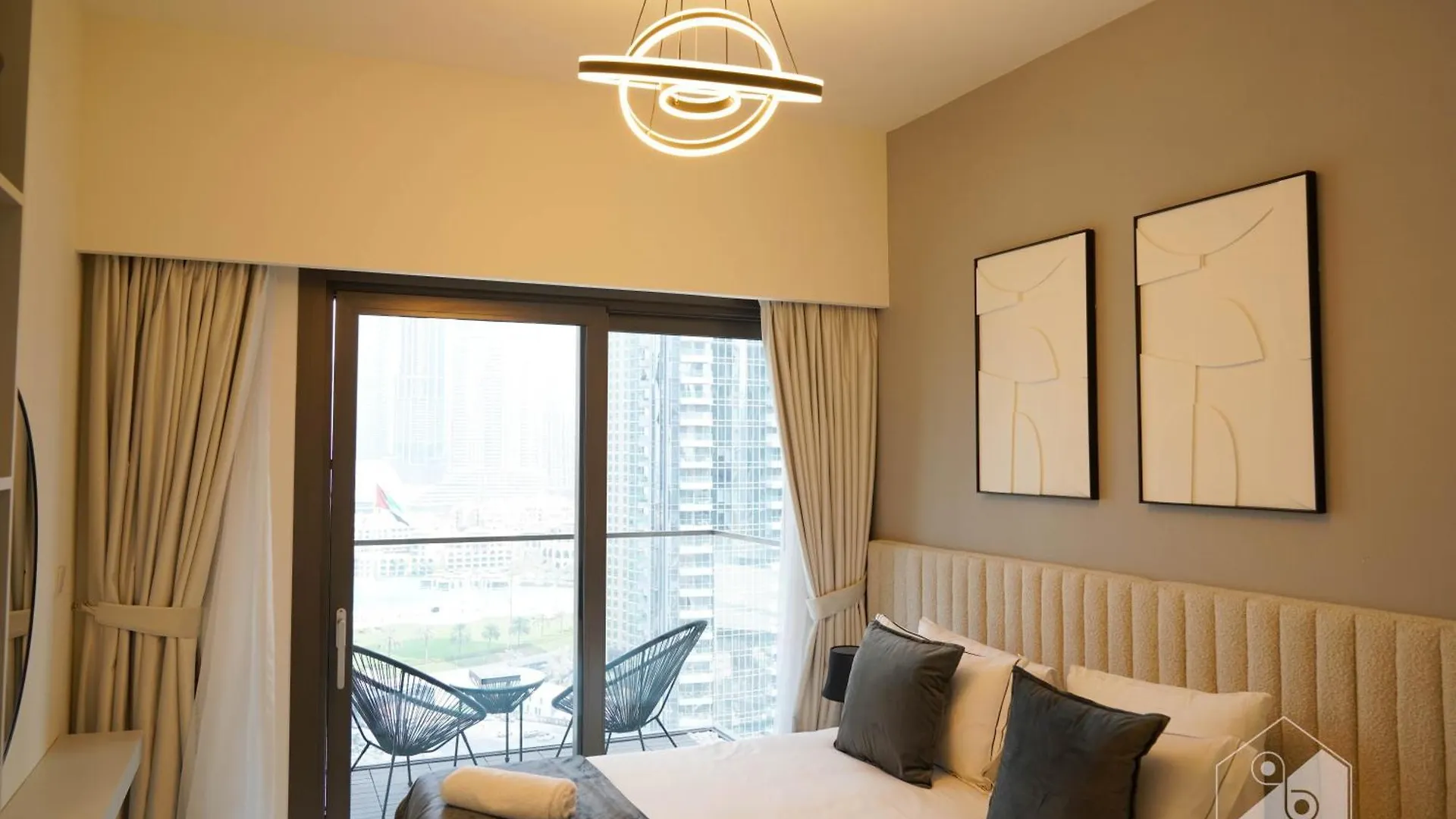 Luxurious Stay At Burj Crown Downtown Dubai