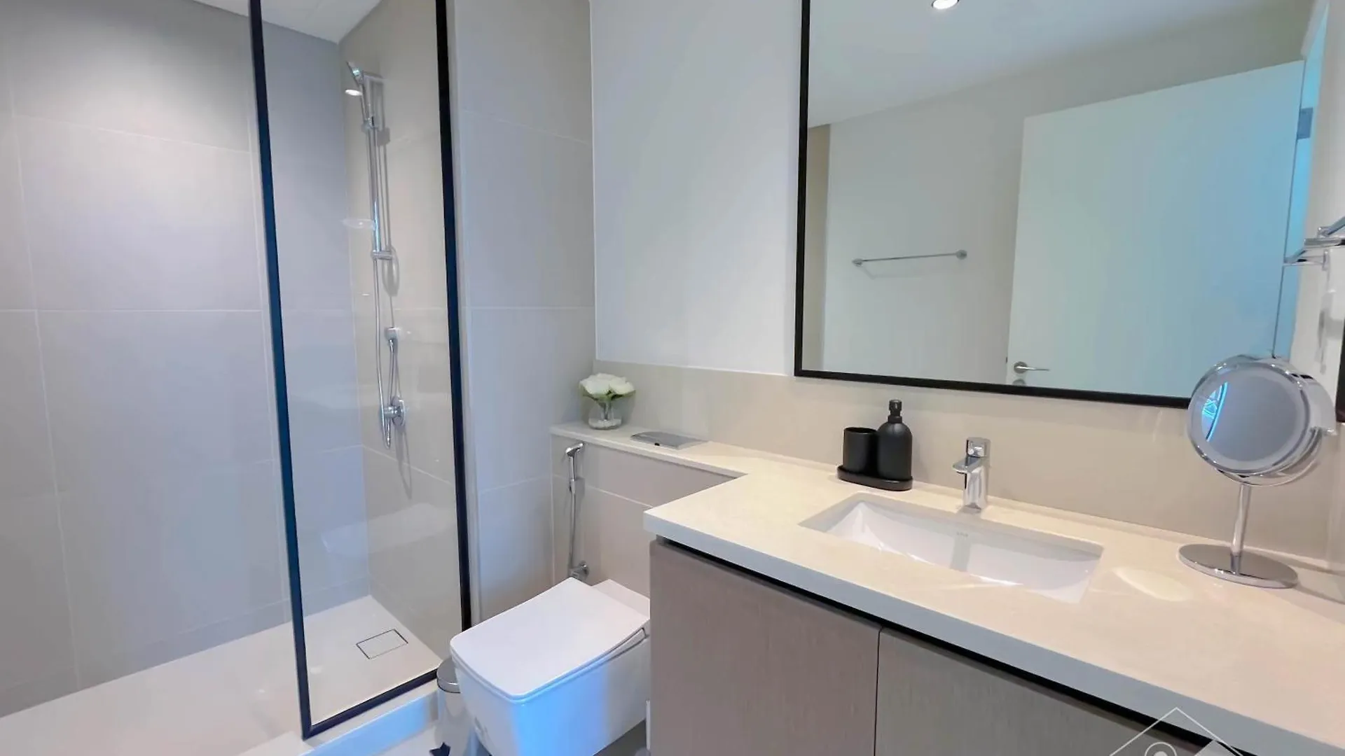 Luxurious Stay At Burj Crown Downtown Dubai