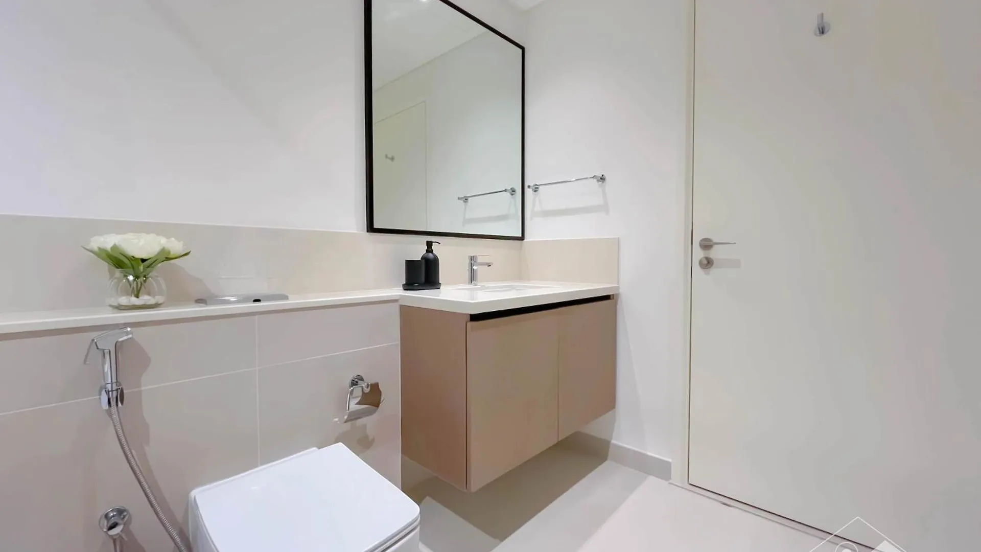 Luxurious Stay At Burj Crown Downtown Dubai