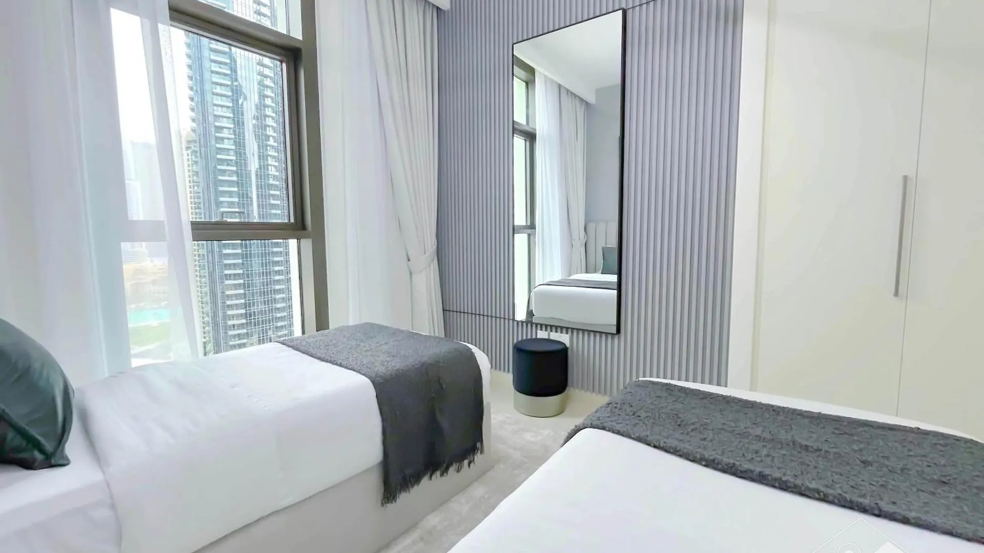 Luxurious Stay At Burj Crown Downtown Dubai