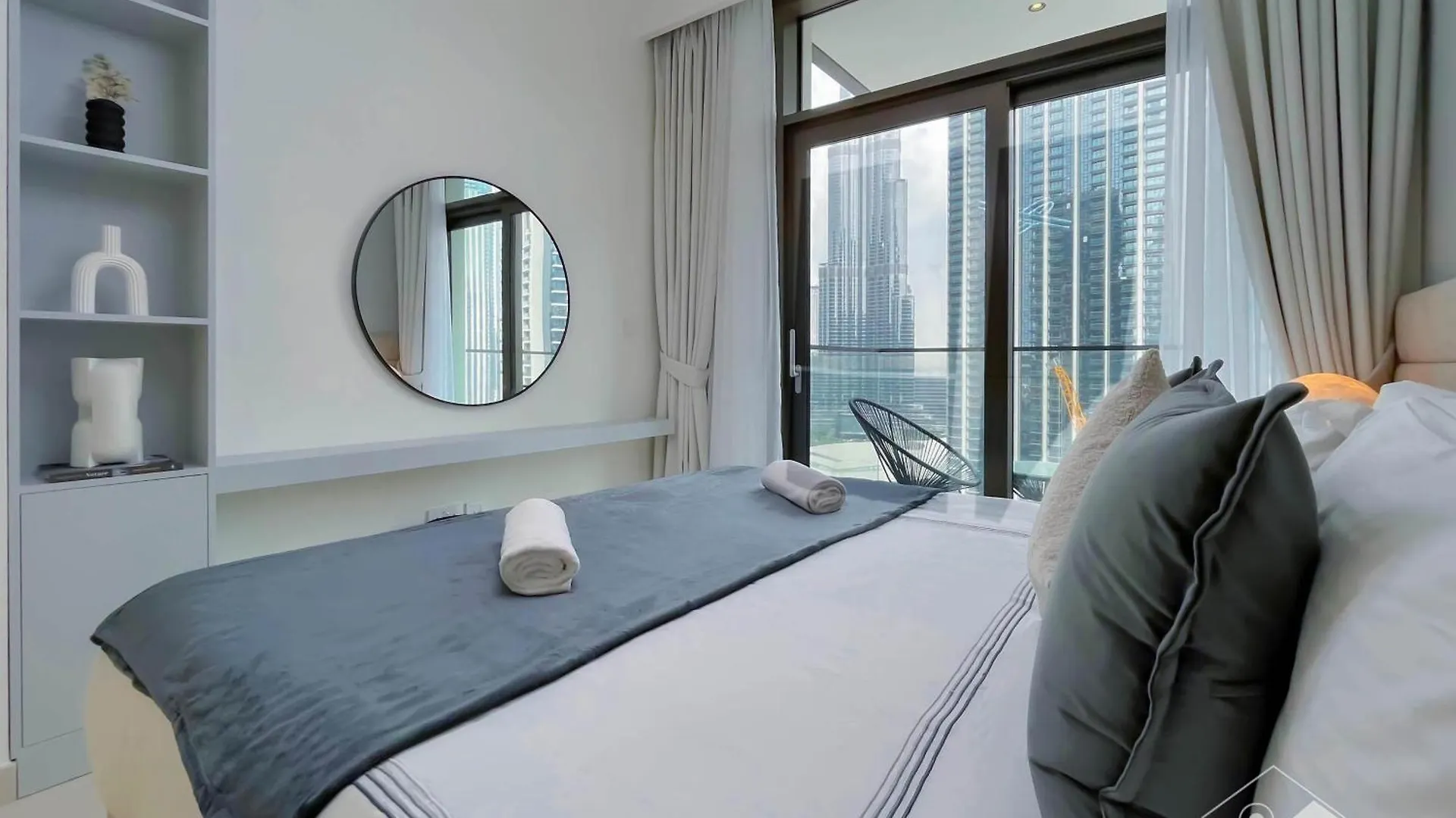 Luxurious Stay At Burj Crown Downtown Dubai Apartment
