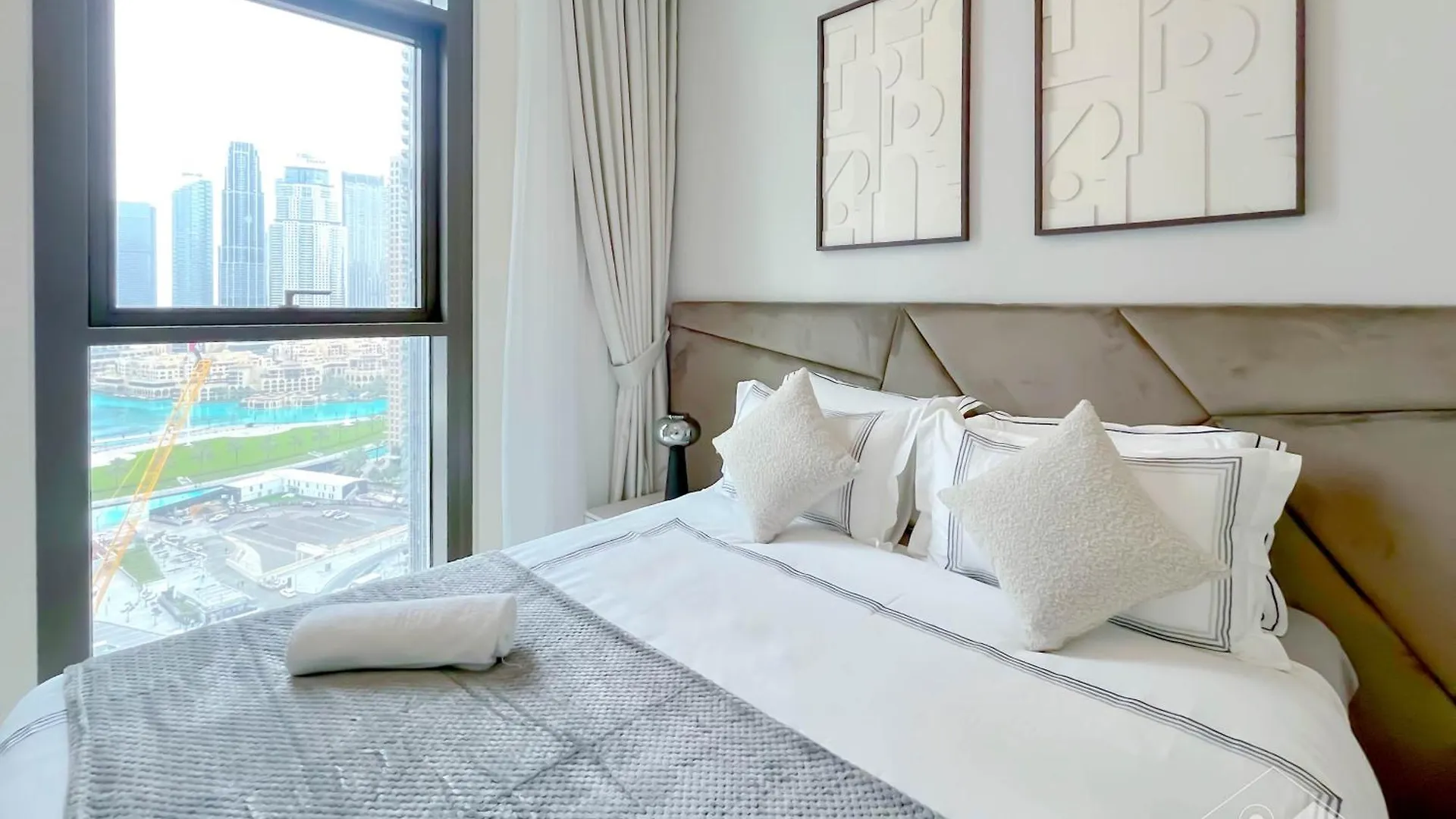 Luxurious Stay At Burj Crown Downtown Dubai Apartment